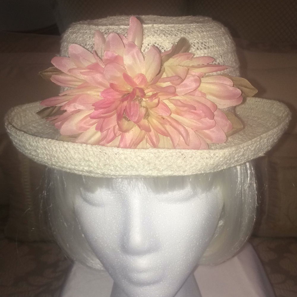 Super Sassy & Cute Woven Cream Hat